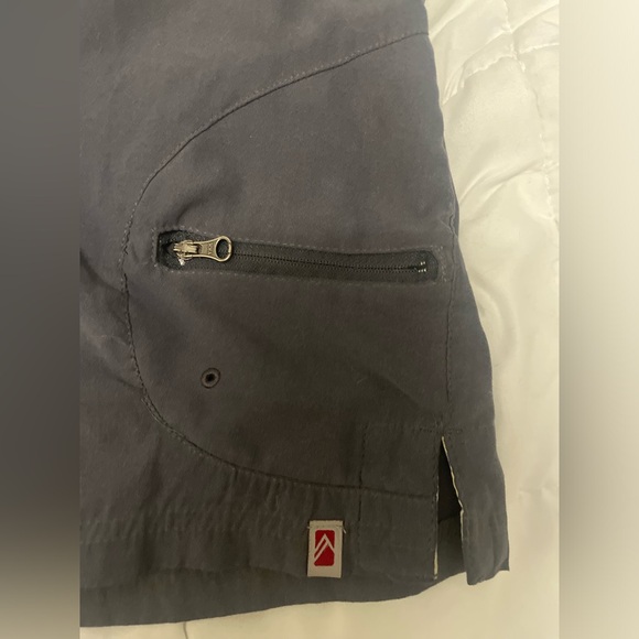 Alpine Design Shorts - Picture 2 of 5